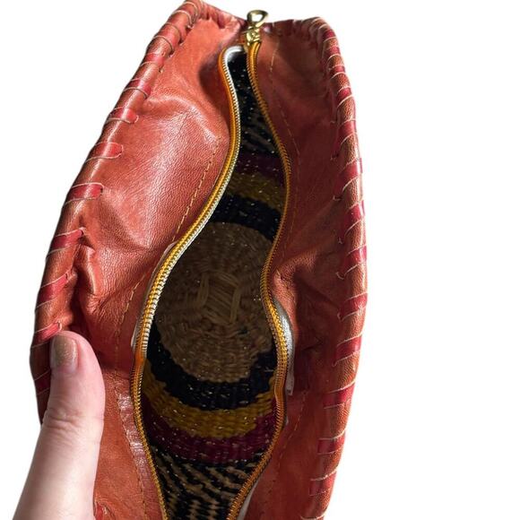 Boho Straw Clutch Leather Trim Zipper Wristlet Strap Unique Half-Moon Shape - Picture 4 of 5